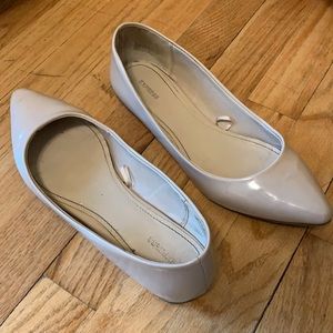 Women’s size 9 nude flats